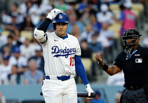 Ohtani reaches 30 homers for 5th straight season as Yamamoto and the Dodgers beat the White Sox 6-1