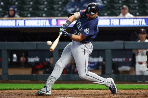 Mariners catcher Cal Raleigh sitting out a 3rd straight game due to a sore right side