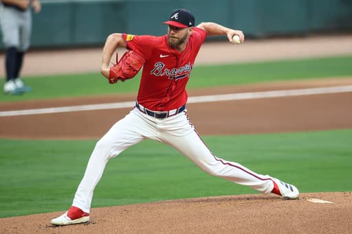 Braves’ late surge stuns slumping Mariners as Chris Sale shines in 4-1 win
