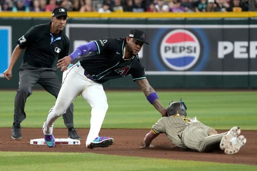 Perdomo hits 3-run triple, Diamondbacks score 5 in 9th to beat Padres 8-7