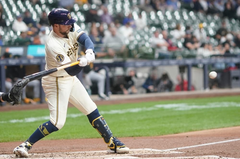 Brewers’ Rhys Hoskins leaves game with injury after hitting a second-inning single