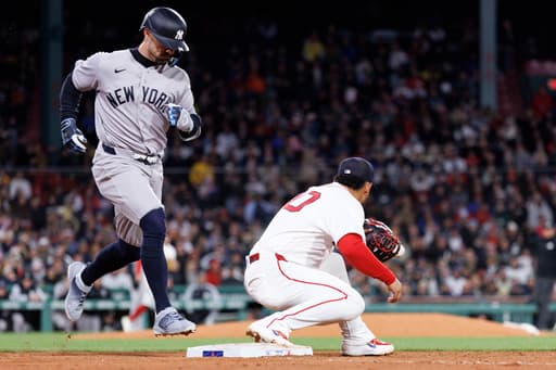White Sox sign veteran outfielder Randal Grichuk to $1.25 million deal; place Austin Hays back on IL