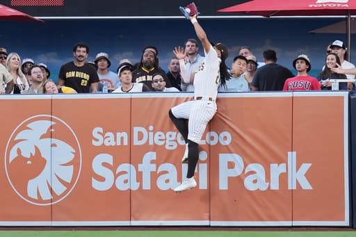 Tatis makes spectacular catch to rob Devers of a 3-run home run