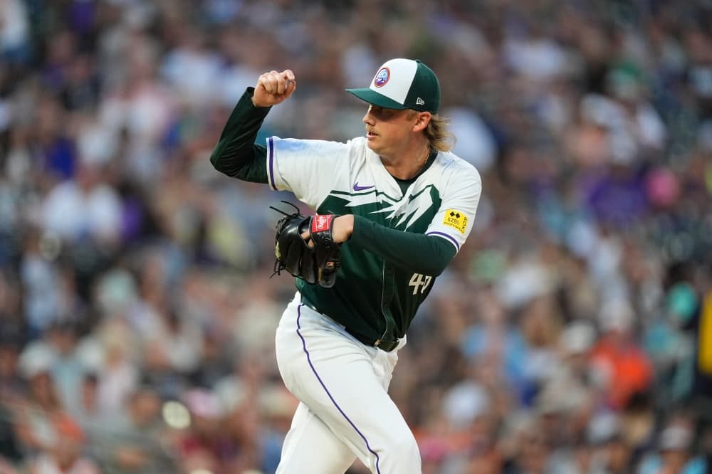 Brewers acquire right-handed reliever Nick Mears from Rockies