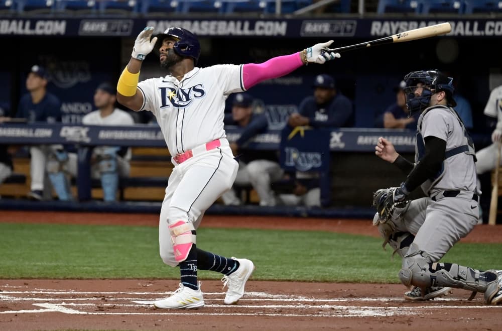 First baseman Yandy Díaz put on the restricted list by the Tampa Bay Rays, Curtis Mead recalled