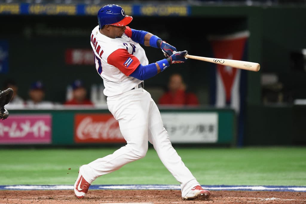 LAMP: Mazatlan Invites Cuban Utilityman Yurisbel Gracial to Camp