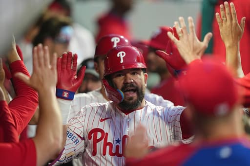 Schwarber homers twice, Sánchez pitches six strong innings to lead Phillies to rout of Cubs