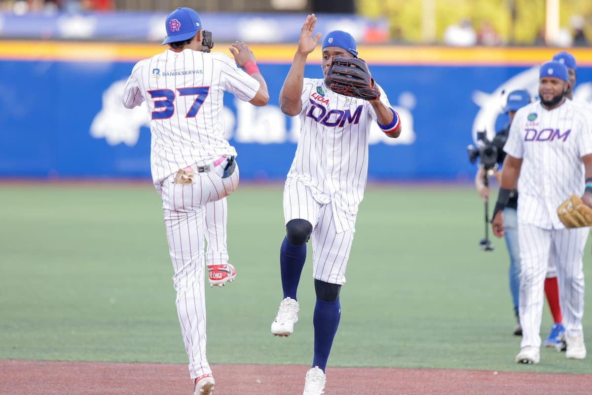 Leones del Escogido Survive 31-Run Thriller, Beat Federales de Chiriquí 16–15 to Improve to 3–0
