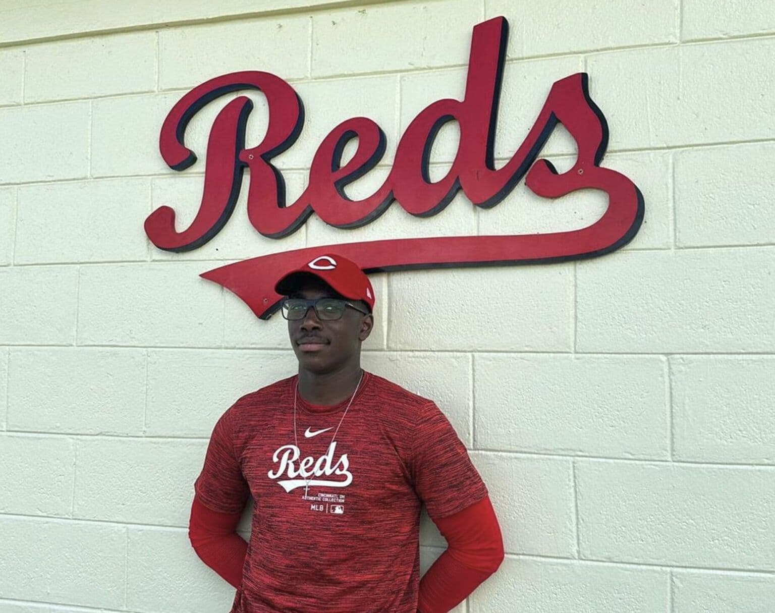 French Prospect Jordan Ouanyou Signs with Reds