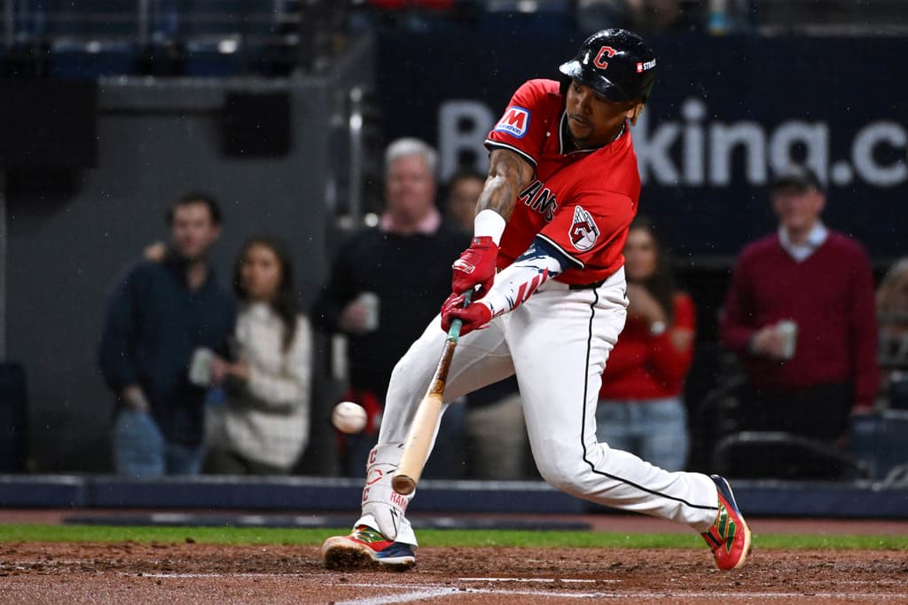 José Ramírez has big moment for Guardians with home run on pitch just above home plate