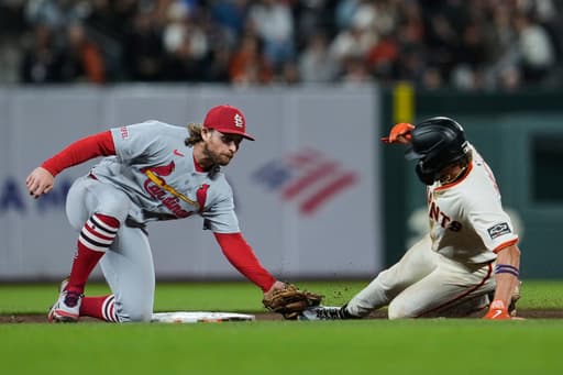 Cardinals eliminated from playoff contention following 4-3 loss to Giants