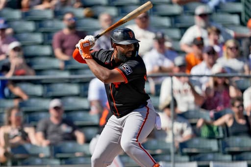 Versatile Jerar Encarnación returns to Giants after March surgery on his broken left hand