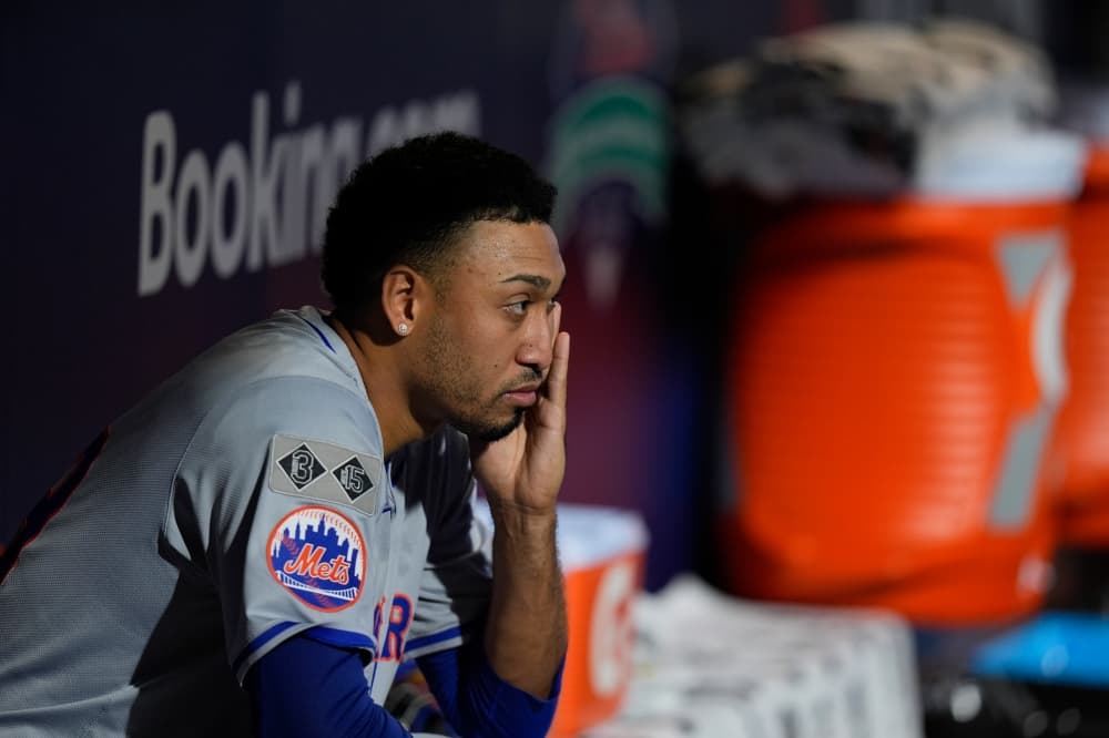 Mets bullpen fails to hold lead in 8th inning, blows Game 2 in 9th to Phillies.