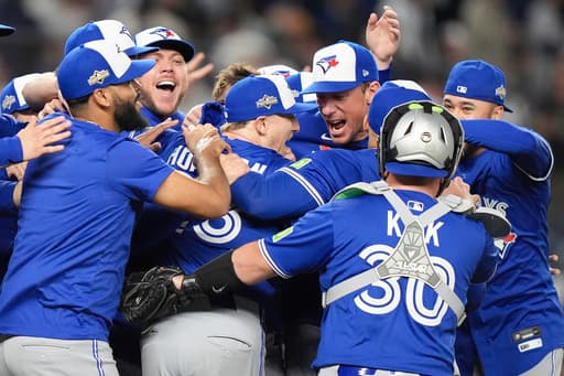 Blue Jays eliminate Yankees; Phillies, Cubs and Tigers keep their seasons alive