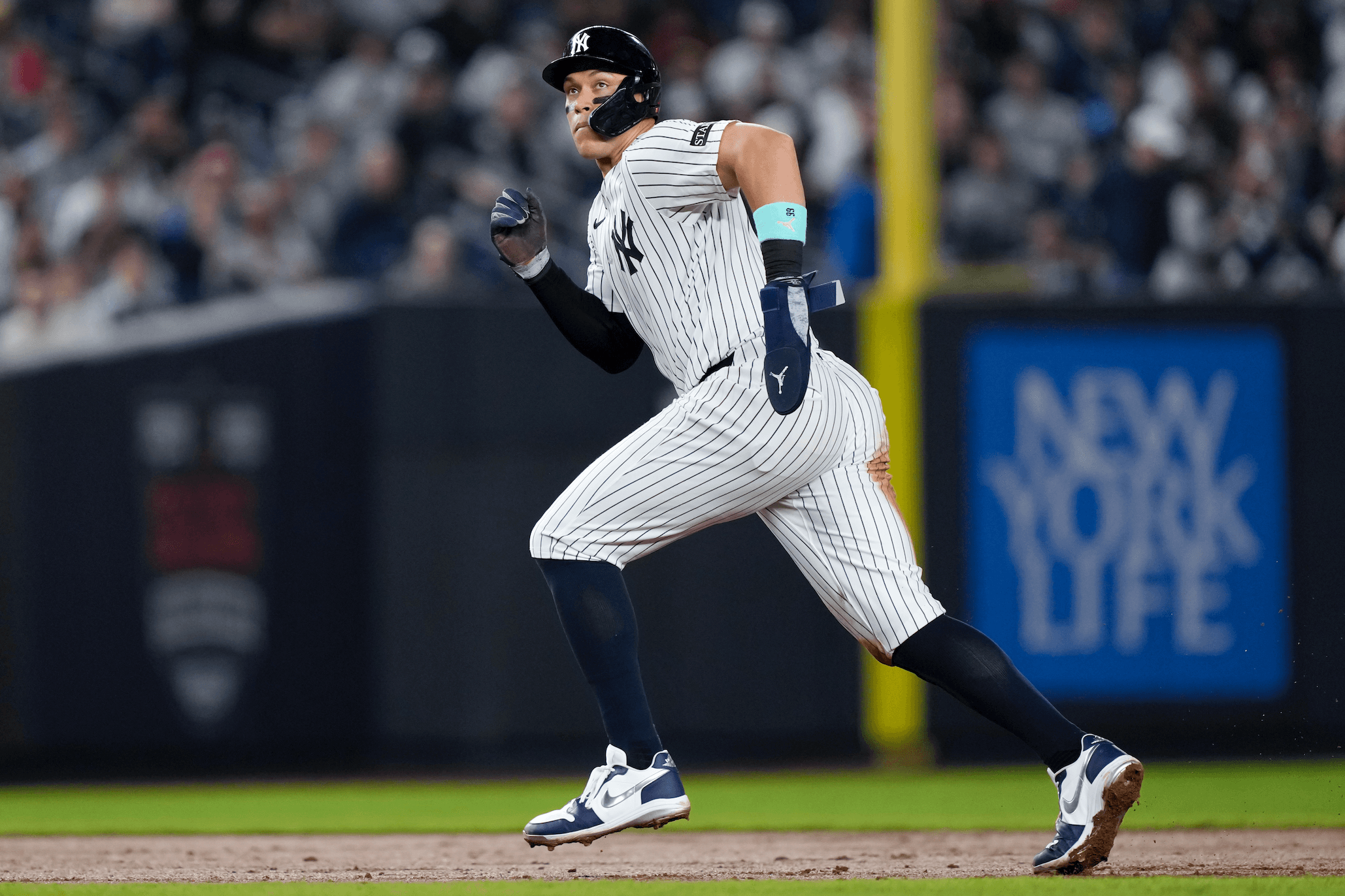 Aaron Judge homers for 500th extra-base hit and has 4 RBIs to lead Yankees past Diamondbacks 9-7