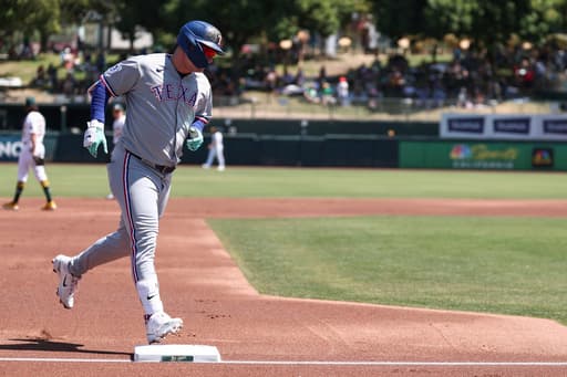 Pederson and Jung hit HRs, deGrom has 6 Ks as Rangers beat A’s 9-6 to sweep series
