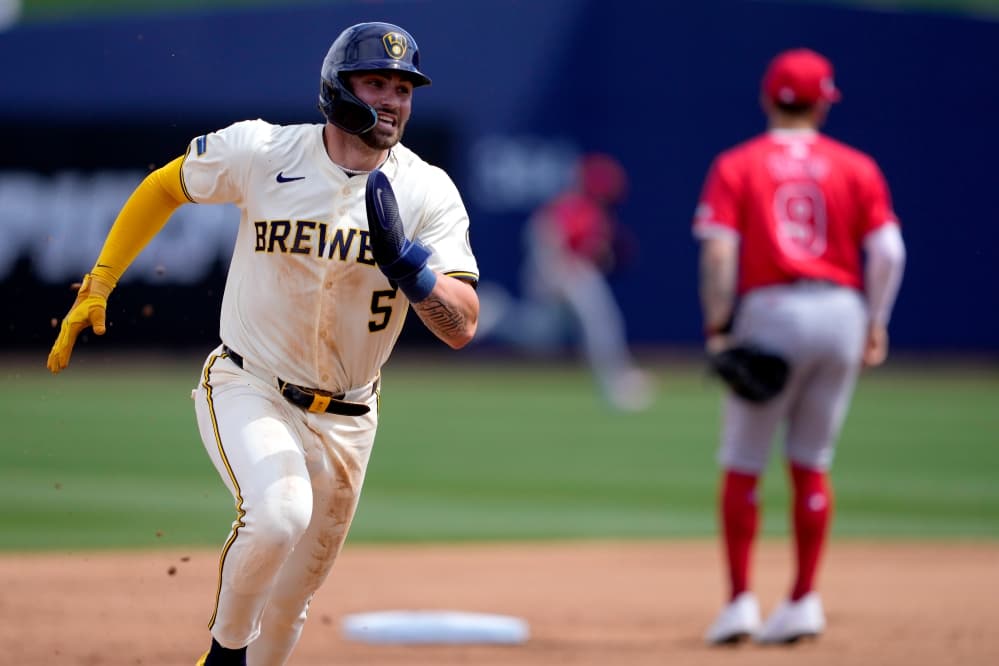 Brewers outfielder Garrett Mitchell expected to miss start of season with broken hand