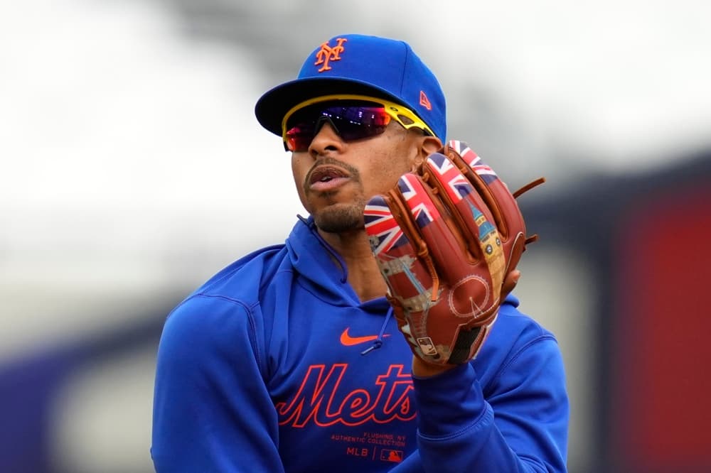 Fun and games in London for Mets and Phillies as players get pints, see sights