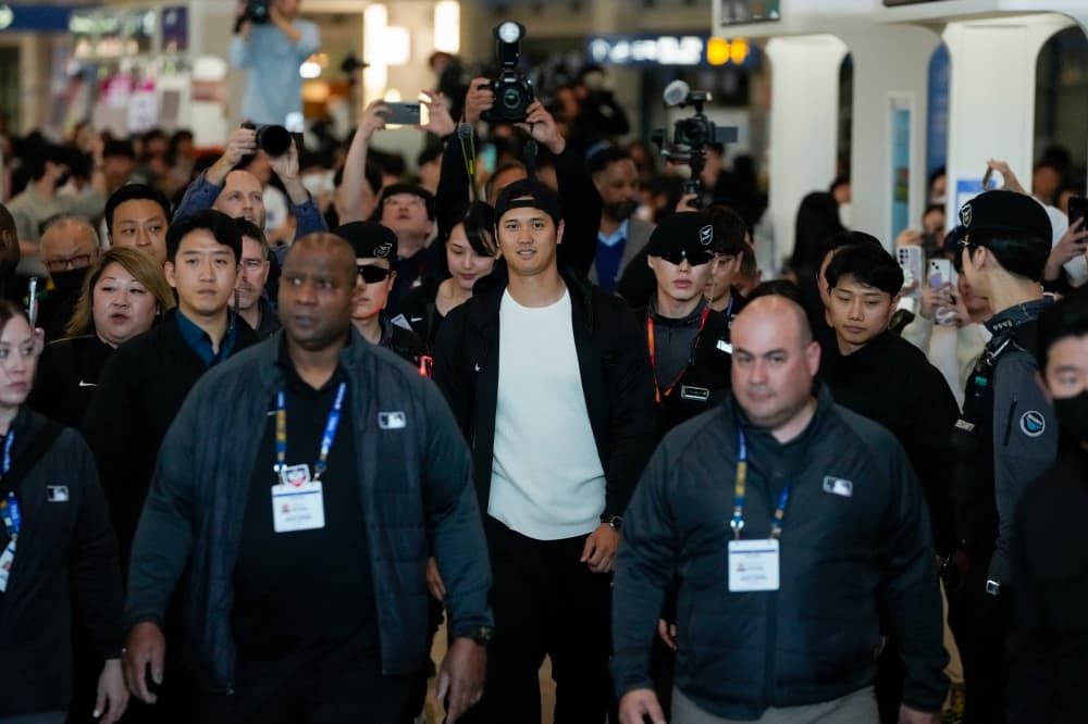 Baseball superstar Ohtani and his wife arrive in South Korea for Dodgers-Padres MLB opener