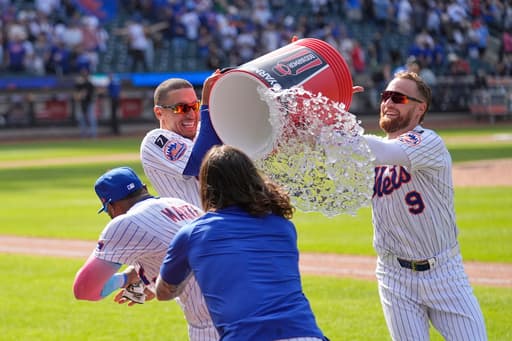 Mets sweep Phillies, extend winning streak to 7 in game with play at the plate and balk that wasn’t