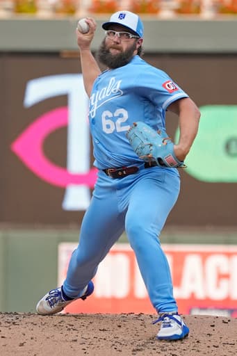 Randy Dobnak picks up first win in 5 years as Royals beat Twins 4-0
