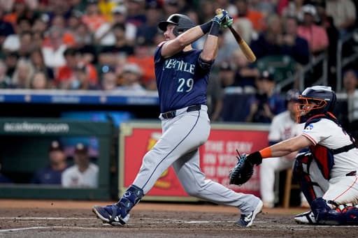 Mariners slugger Cal Raleigh hits MLB-leading 58th home run against Astros