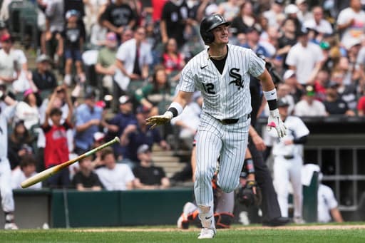 Colson Montgomery homers as White Sox rally in 7th to top Tigers 2-1
