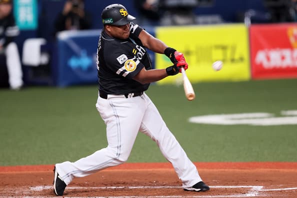 Veteran Cuban Slugger Alfredo Despaigne Returns to NPB With Fukuoka SoftBank Hawks
