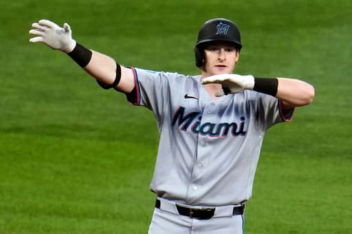 Marlins beat the Pirates 8-3 for their 6th straight victory