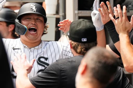 Murakami hits 2 HRs, drives in 6 runs to lead AL Central-leading White Sox past Astros 12-3