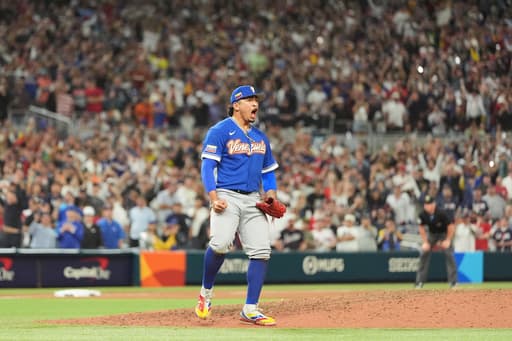 Venezuela beats US 3-2 on Suárez’s 9th-inning double to win first World Baseball Classic title