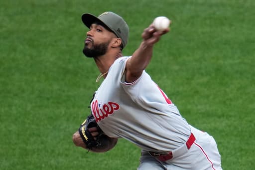 Cristopher Sánchez strikes out a career-high 13 as the Phillies beat the Pirates 6-0 to reach .500