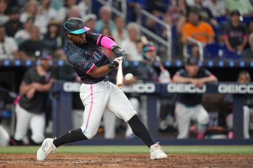 Otto López’s tie-breaking two-run double in 8th lifts Marlins to 3-1 win over Royals