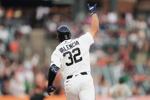 Tigers’ emotional Eduardo Valencia thanks family, honors Venezuela after he homers in 1st MLB at-bat