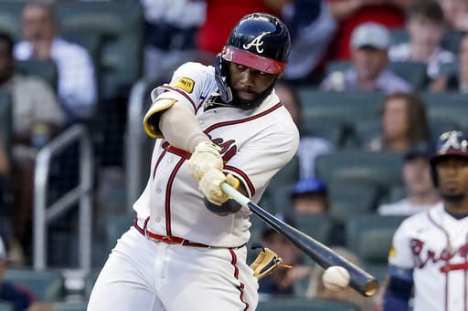 Luis Torrens delivers 2-run double in 10th inning as Mets beat Braves 7-6 to split 4-game series