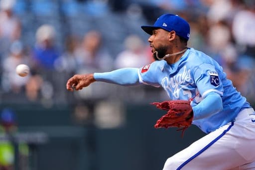 Kansas City Royals pitcher Jose Cuas throws during the fifth inning of a baseball game against the Kansas City Royals, Thursday, Sept. 24, 2026, in Kansas City, Mo. (AP Photo/Charlie Riedel) (AP Photo/Charlie Riedel)