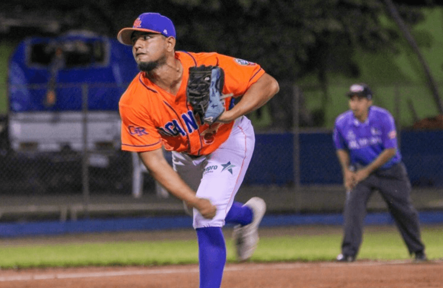 LMB: Nicaraguan Pitcher Angel Obando Signs With Conspiradores de Queretaro