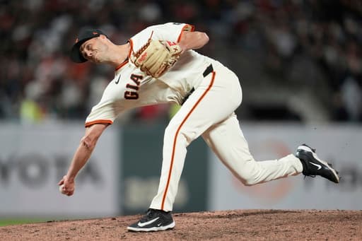 Mets bolster bullpen again, acquire Tyler Rogers from Giants for Buttó and 2 others