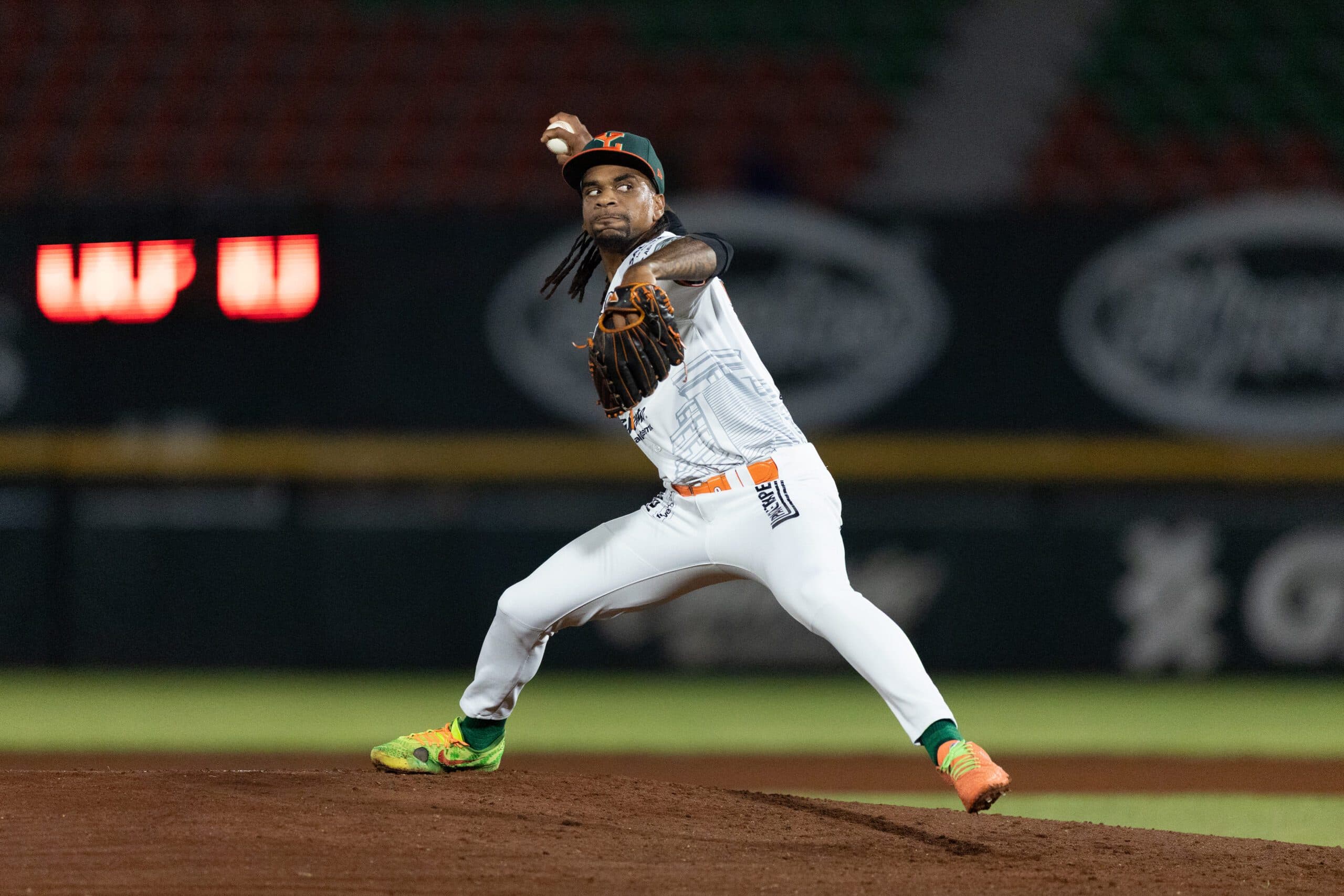Liga Mexicana de Beisbol: Ronnie Williams Stellar For Leones; Tecos Loan Mengden, Ramirez to Sultanes