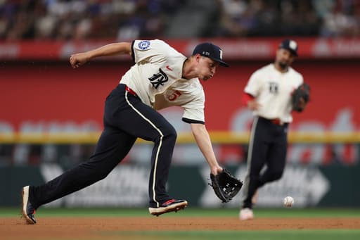 Seager hits 2-run double in 8th to get Rangers to .500 and hand MLB-best Tigers 5th loss in row