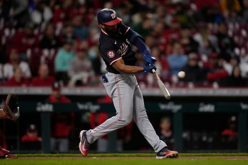 Rosario powers the Nationals to an 11-6 win over the Reds