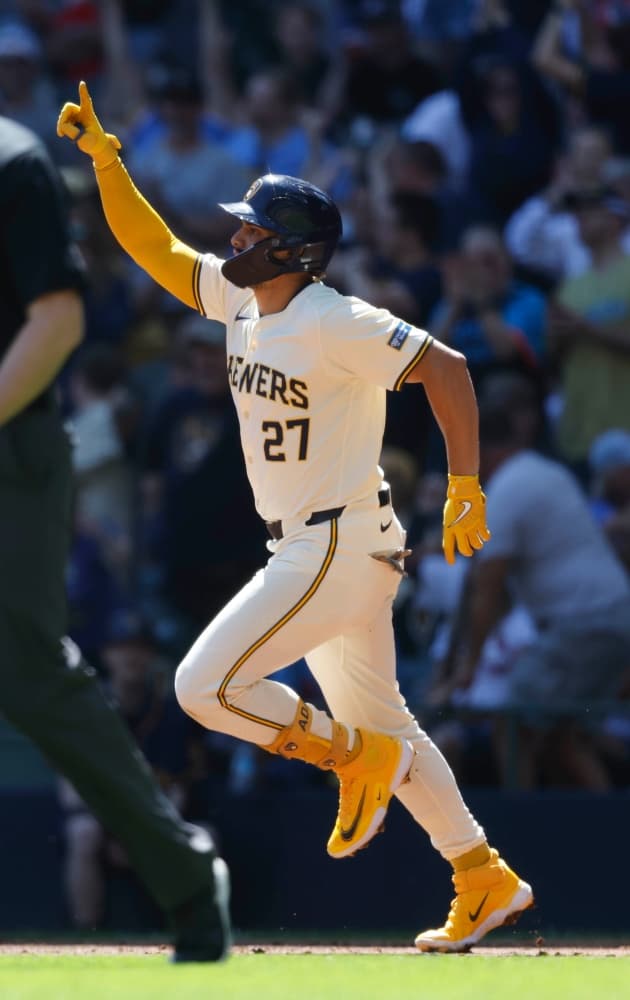 Brewers’ Willy Adames extends homer streak to 5 games to tie team record