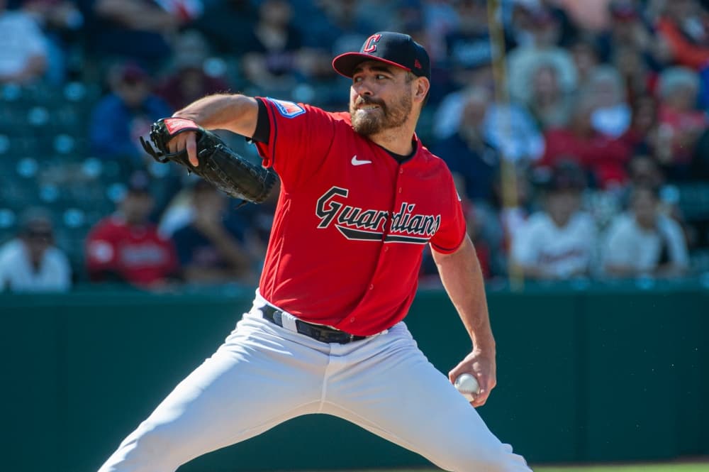 Angels bring back LHP Matt Moore on $9 million, 1-year contract