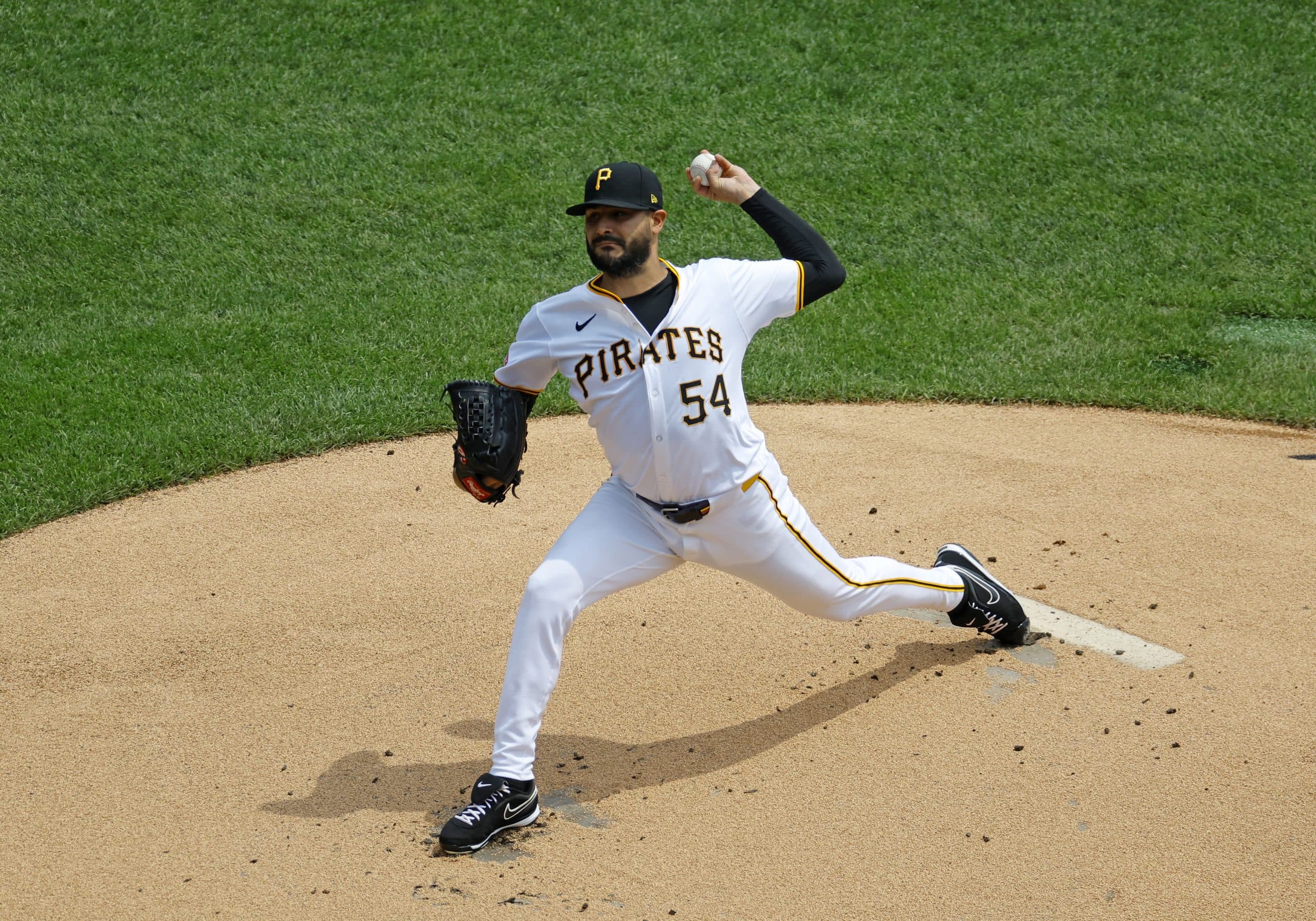 Venezuelan Martin Perez Traded to Padres