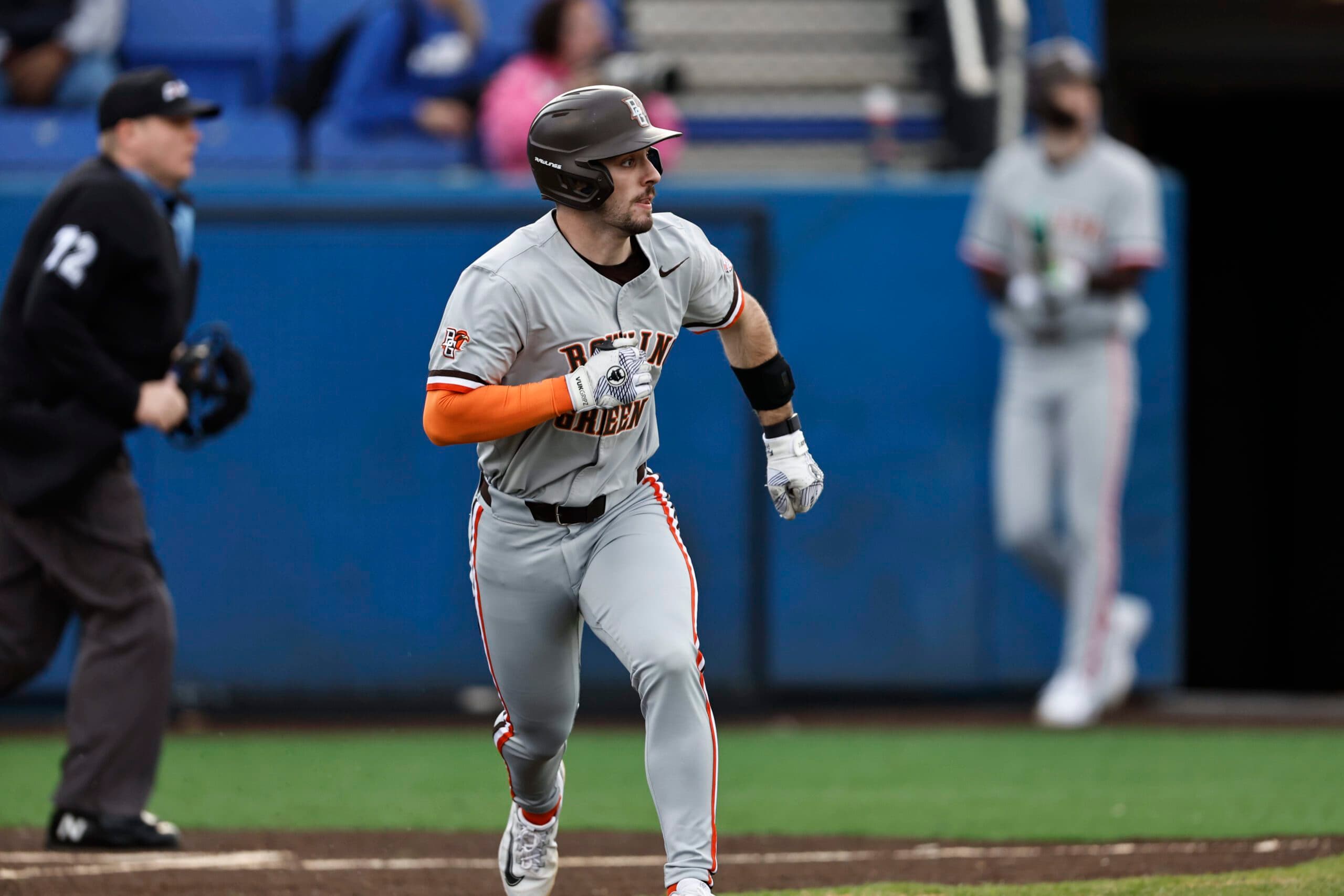 Tennessee’s Garrett Wright Expected to Miss 3-6 Weeks with a Hand Injury