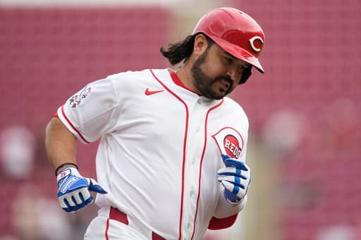 Reds place Eugenio Suárez on 10-day injured list with oblique strain