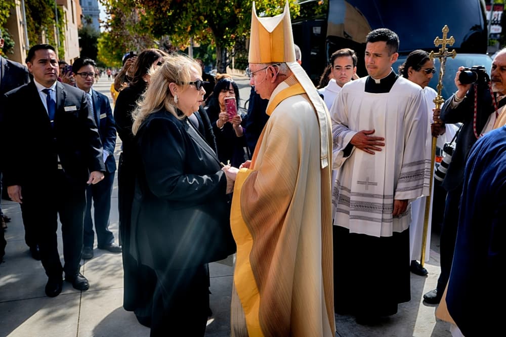 Dodgers star Fernando Valenzuela remembered for having ‘the heart of a lion’ at his funeral