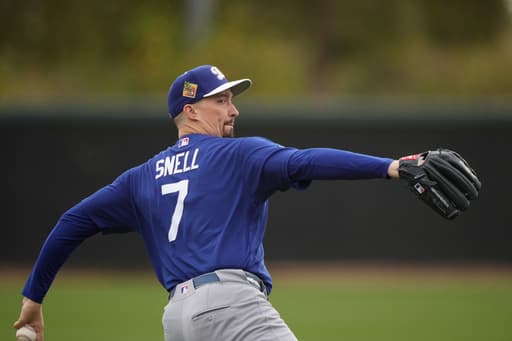 Dodgers don’t expect Snell to be ready on opening day, Yamamoto tunes up for World Baseball Classic