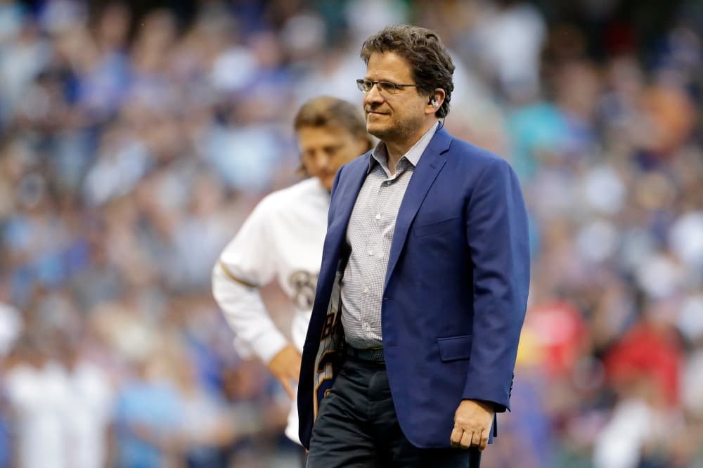 Brewers owner Attanasio praises Pat Murphy for guiding team to NL Central lead amid injuries