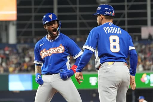 Venezuela rallies past Italy 4-2 with 3-run 7th and will face US for World Baseball Classic title
